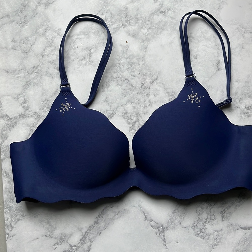 Victoria Secret Scallop Edge Push-up Bra 32 B
